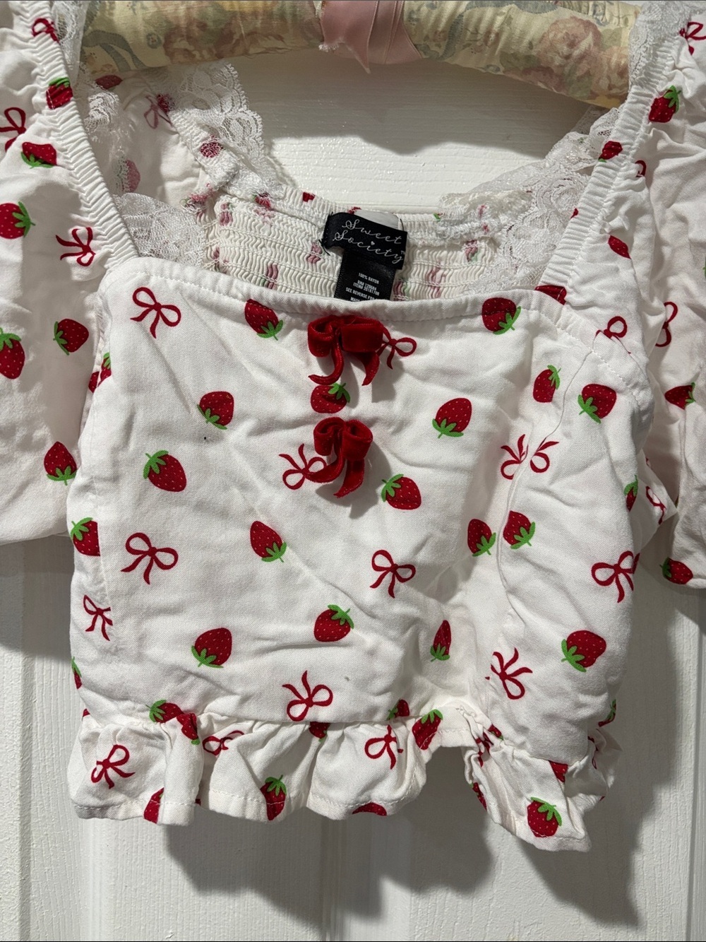 White Strawberry Print Puff-Sleeve Crop Top - Picture 3 of 7